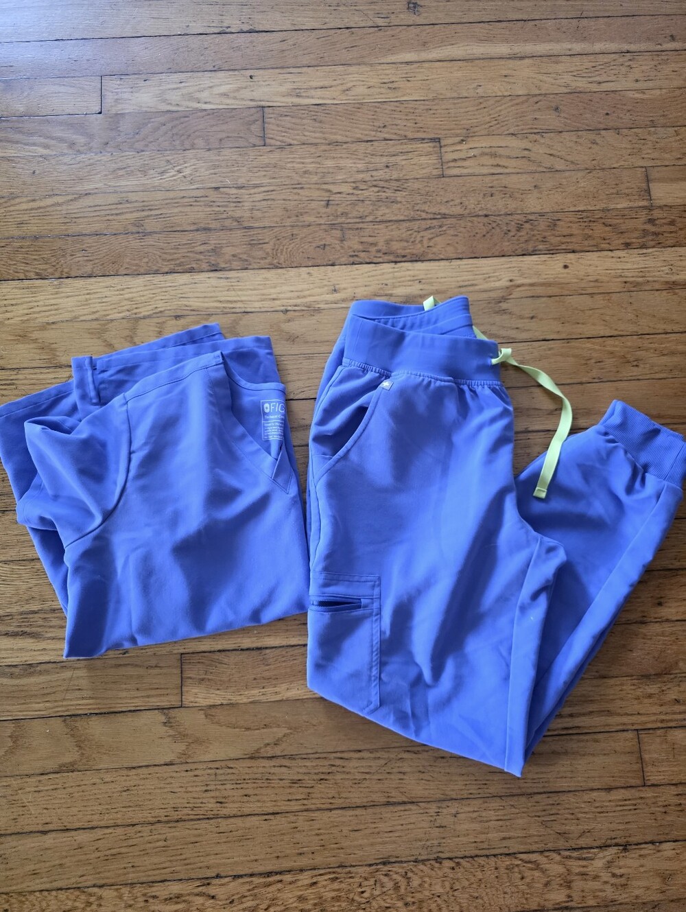 Figs Scrub set